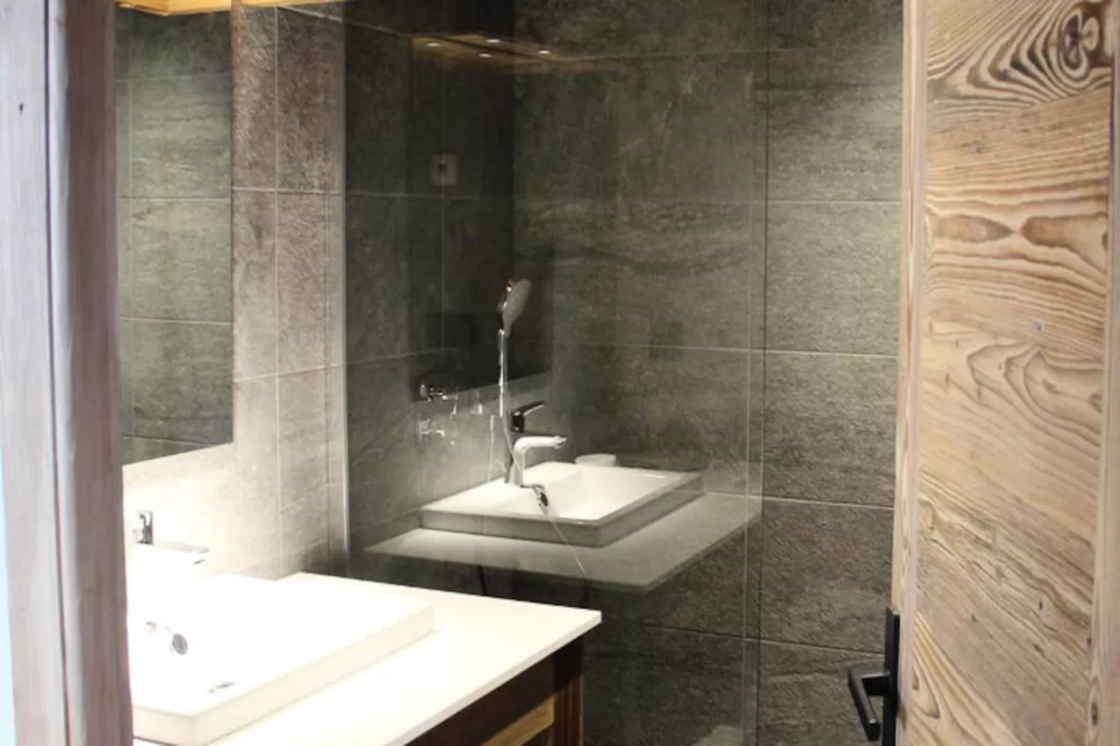 Résidence Camy-Niet-getagd