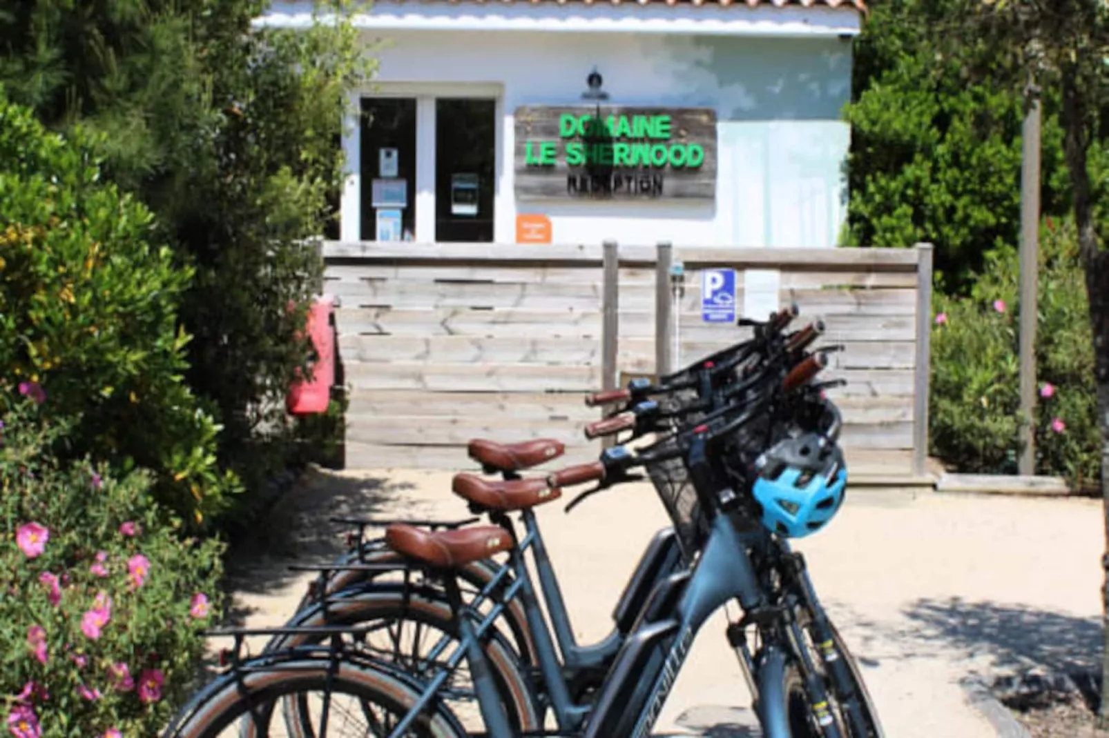 Villa Indon&eacute;sie - Domaine Le Sherwood-Niet-getagd