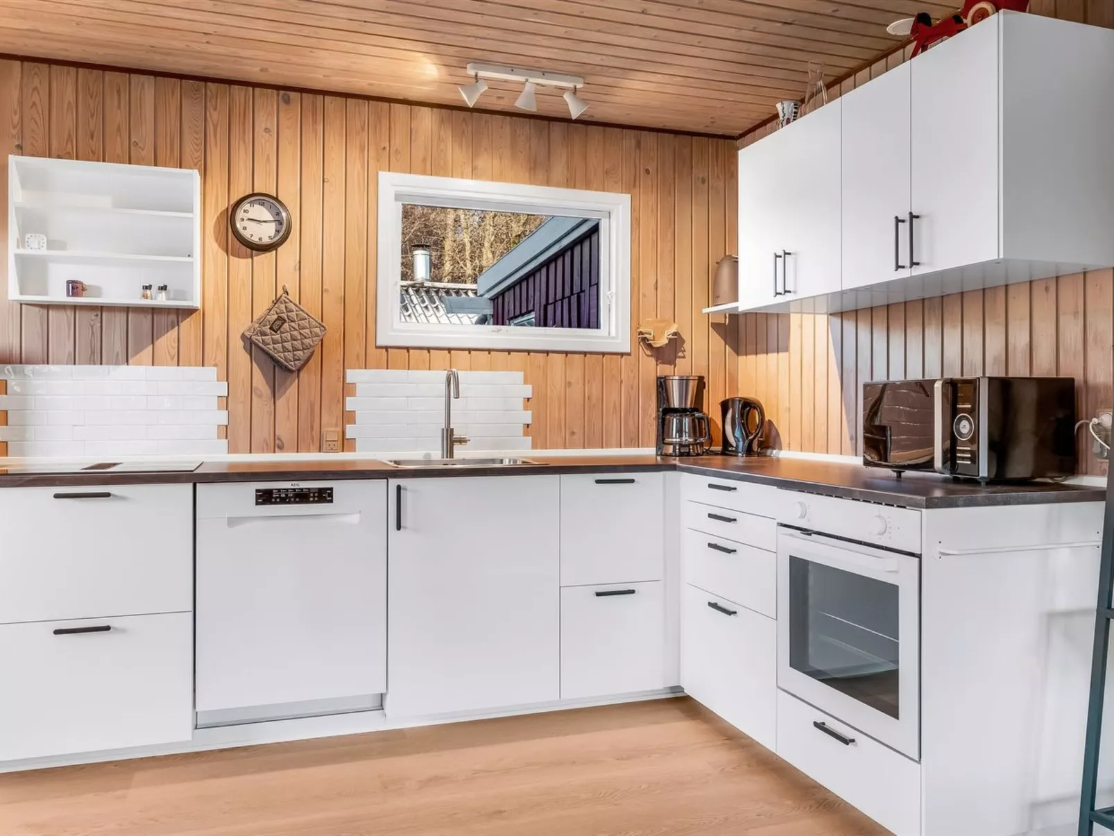 "Pavo" - 200m from the sea-Binnen