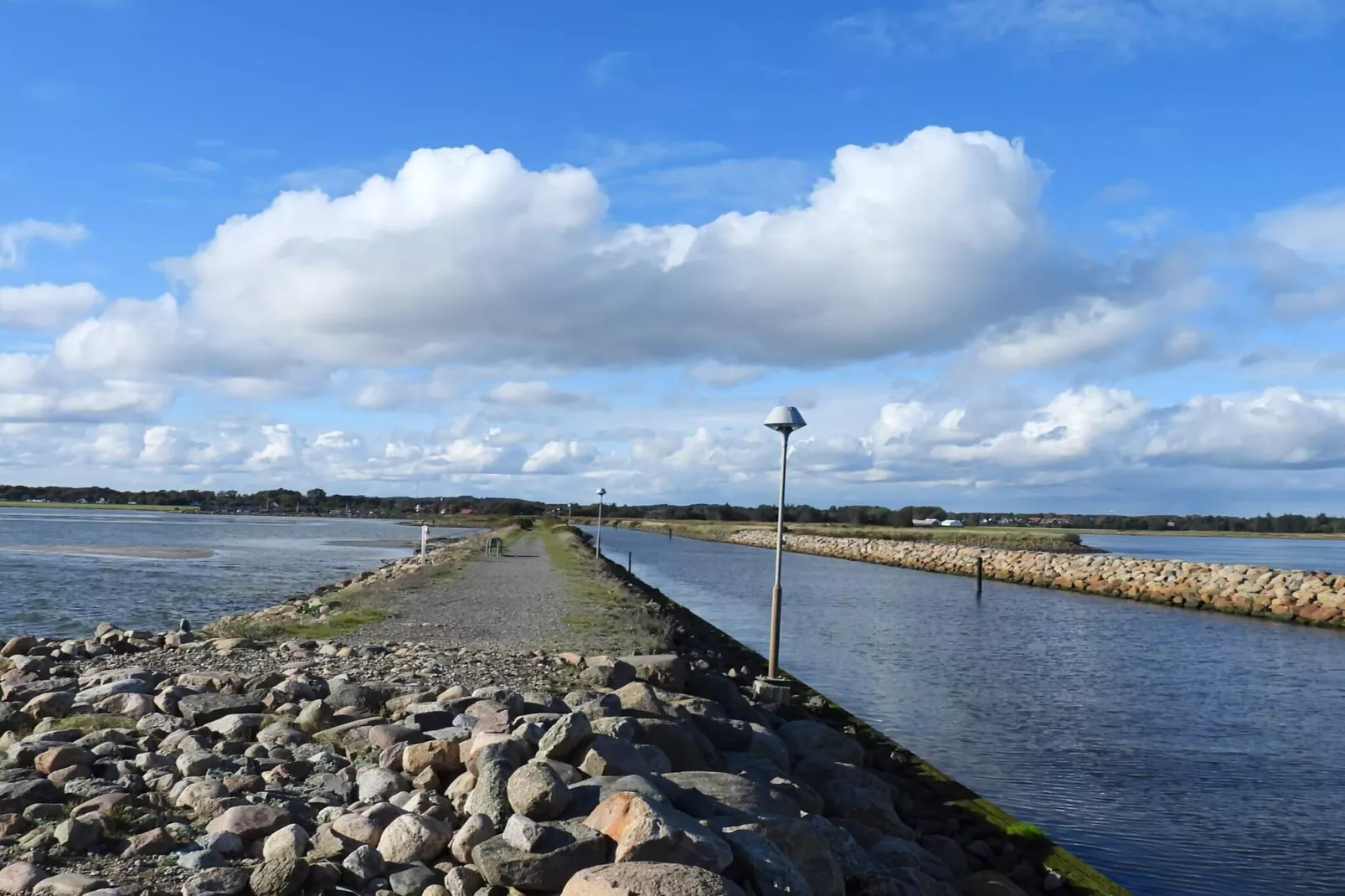 Vakantiehuis in Sæby vlakbij het strand-Waterzicht