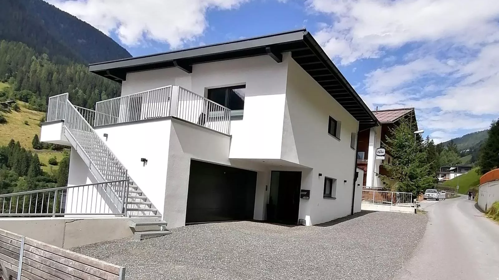 Apartment Recher-Buitenkant zomer