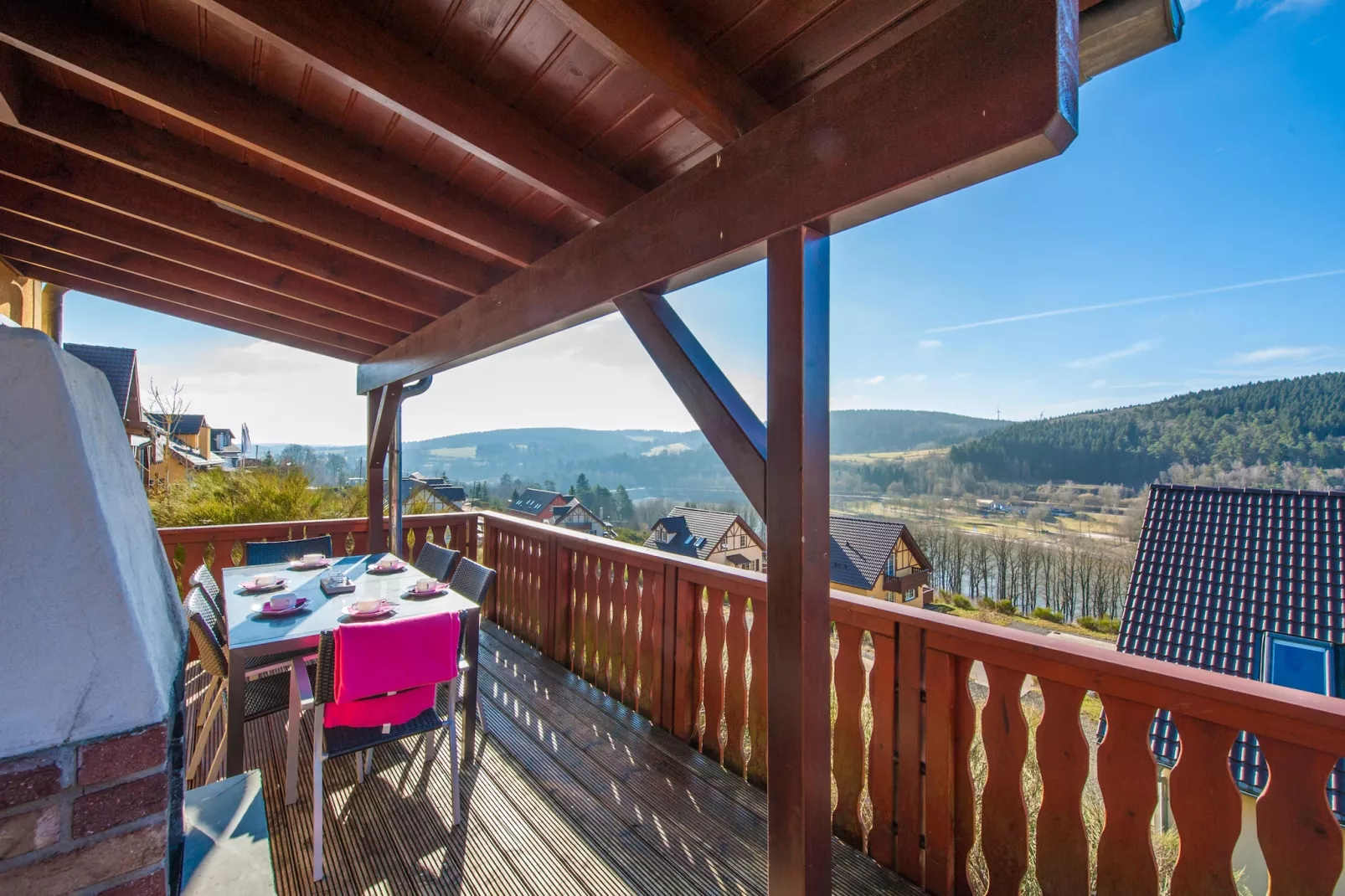 Eifelpark Kronenburger See 8-Terrasbalkon