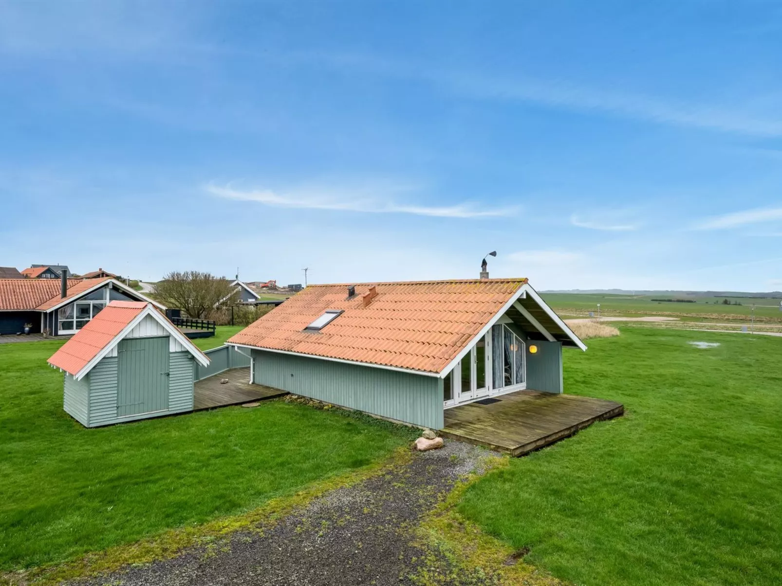 "Lonne" - 750m to the fjord-Buiten