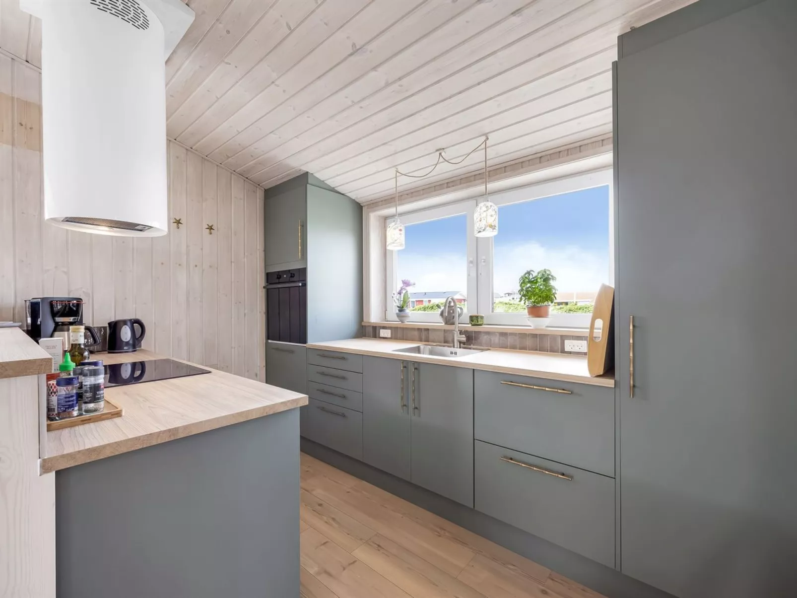 "Cvetan" - 200m from the sea-Binnen