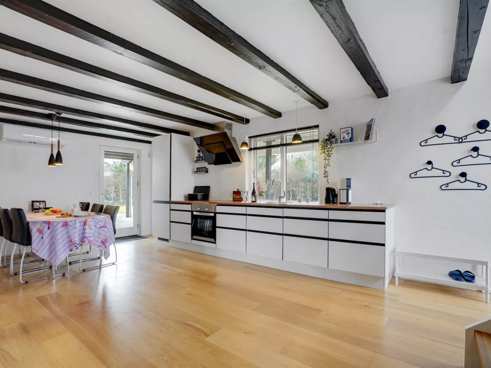 "Edith" - 1km from the sea-Binnen