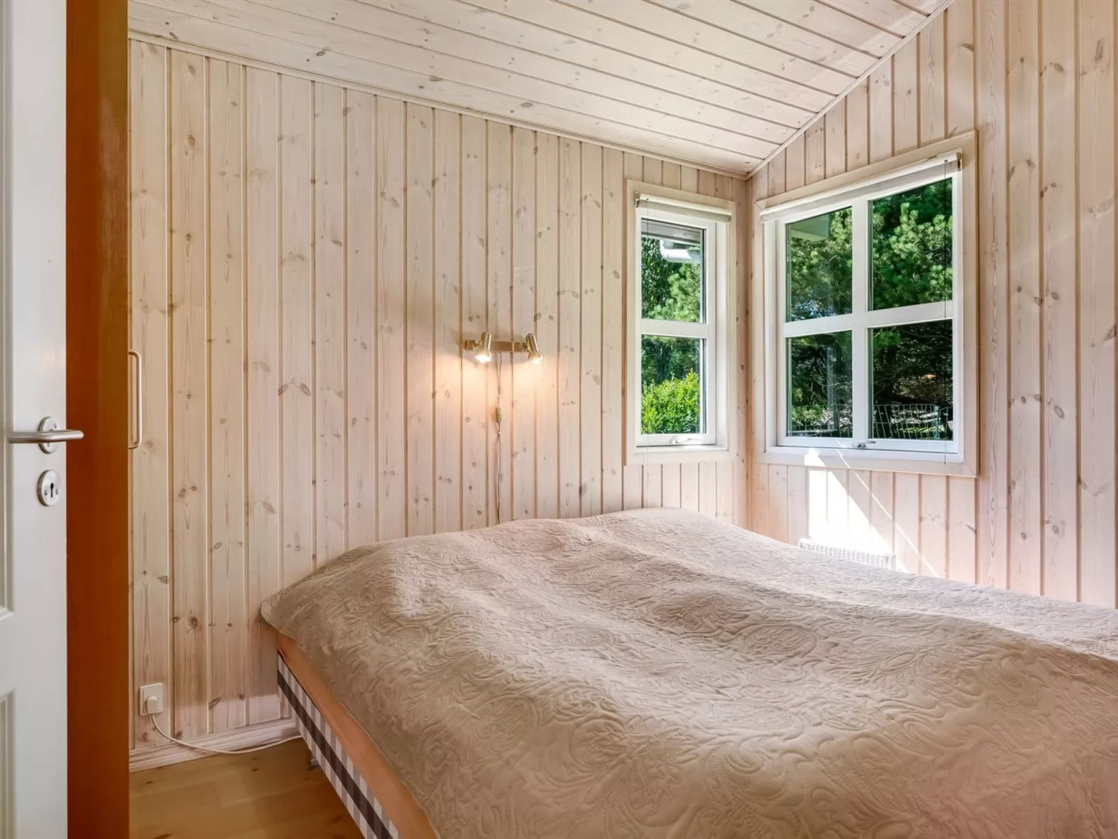 "Bina" - 1.9km from the sea-Binnen