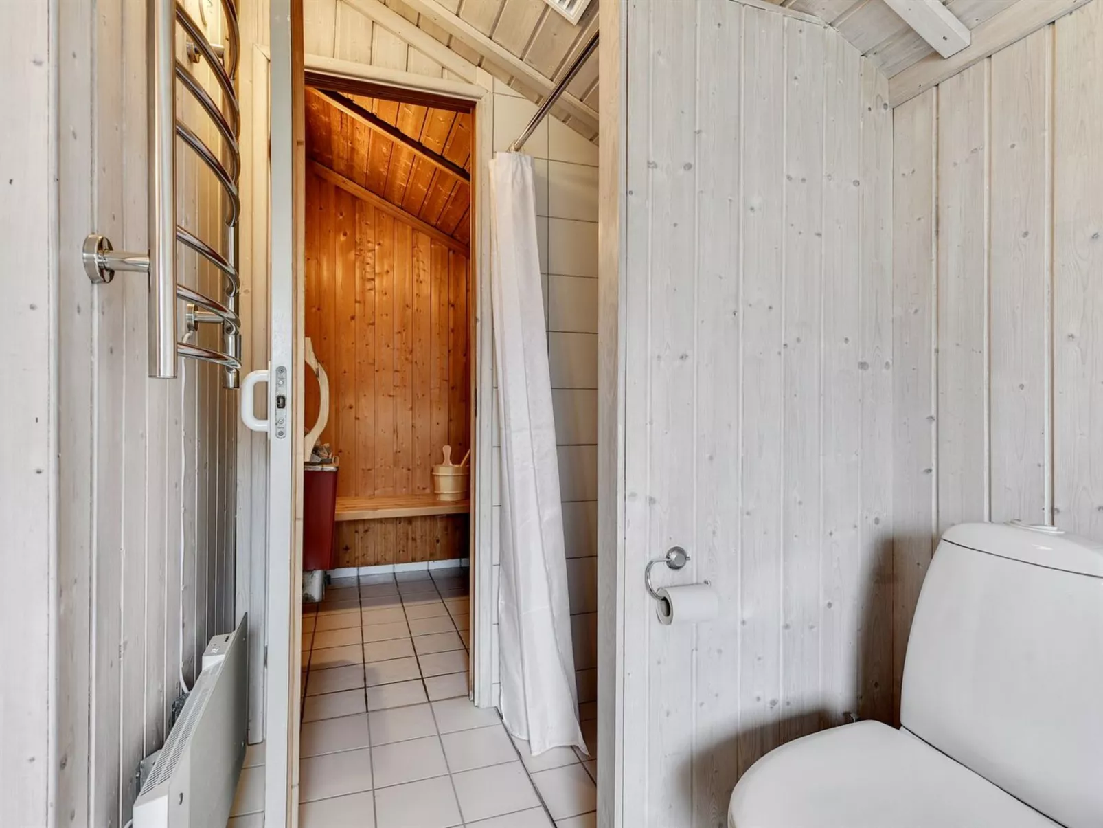 "Tore" - 200m from the sea-Binnen