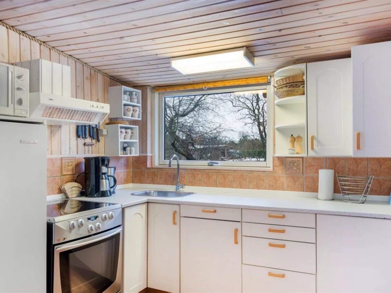 "Gonda" - 500m from the sea-Binnen