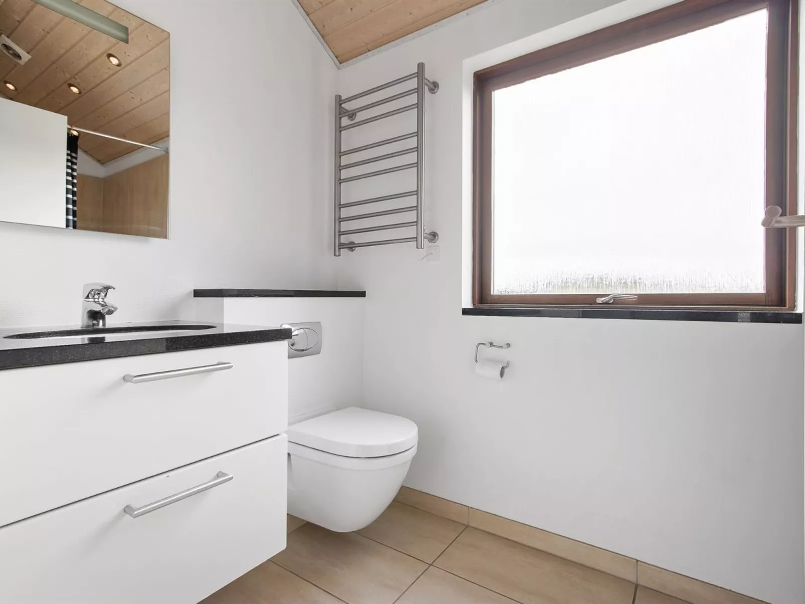 "Ilmatar" - 650m from the sea-Binnen