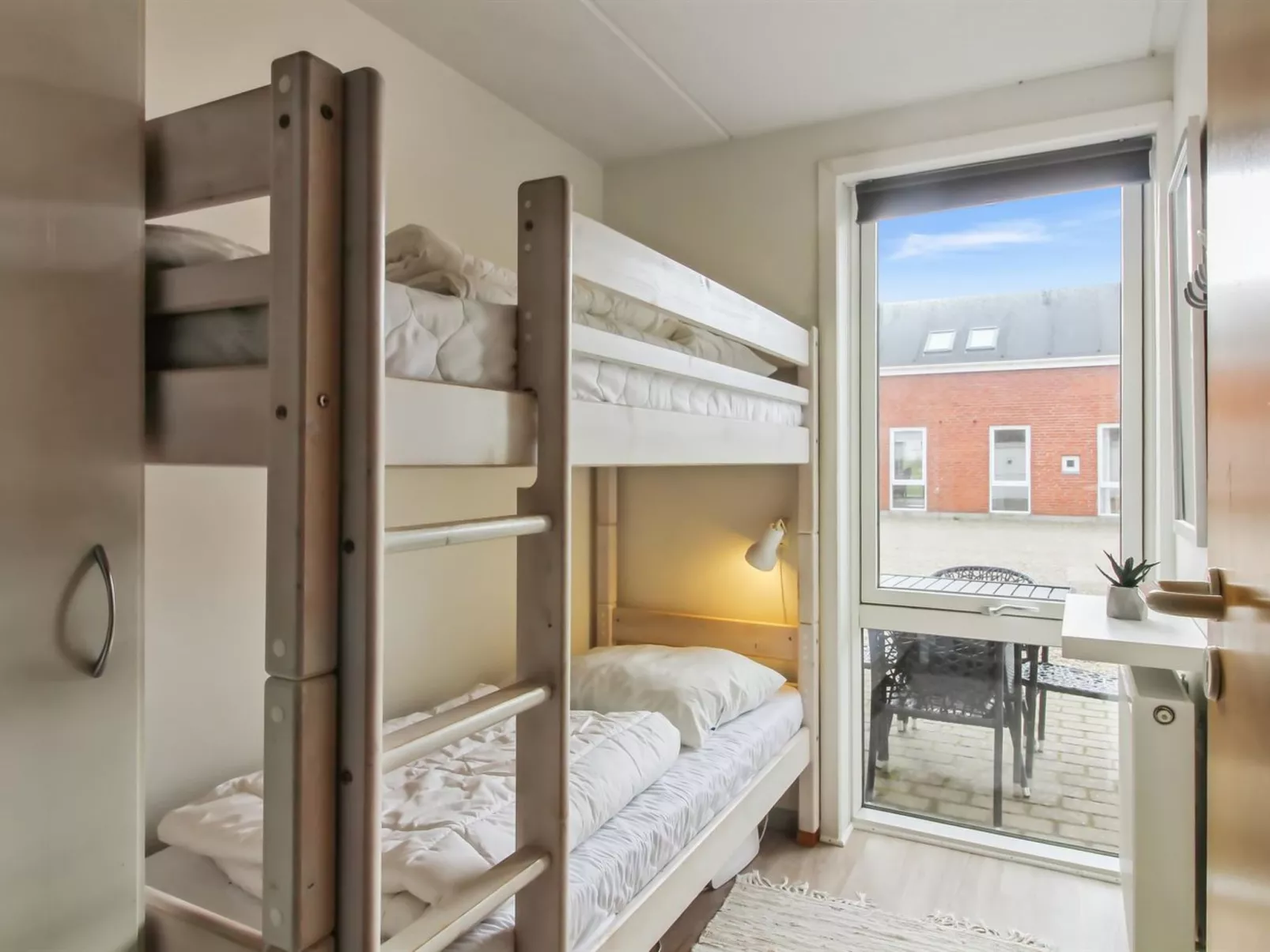 "Enita" - 2.3km from the sea-Binnen