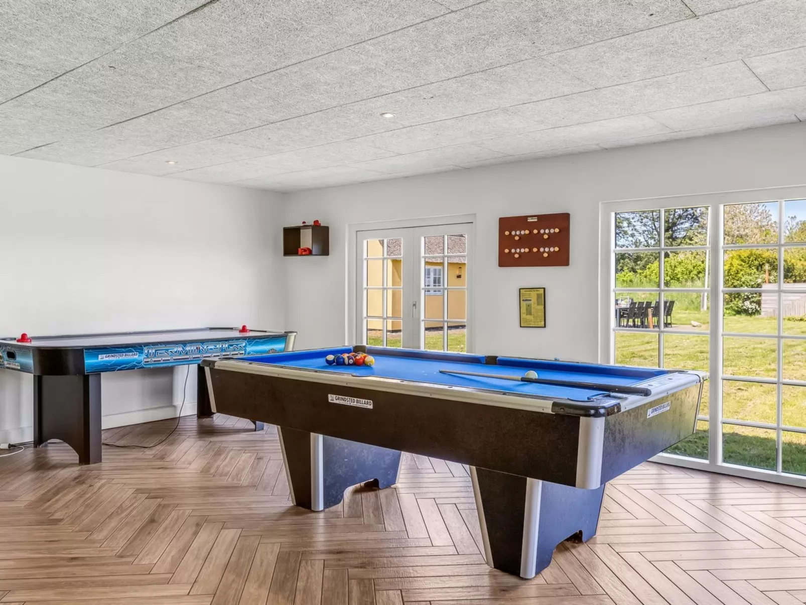 "Narvik" - 4.5km from the sea-Binnen