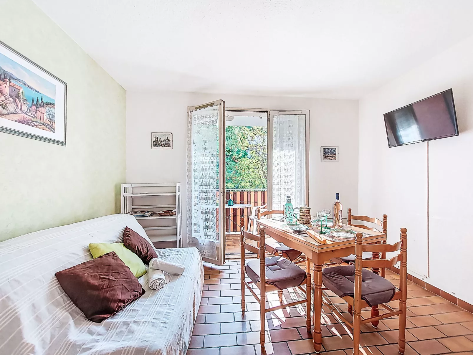 Les Aigues Marines-Binnen