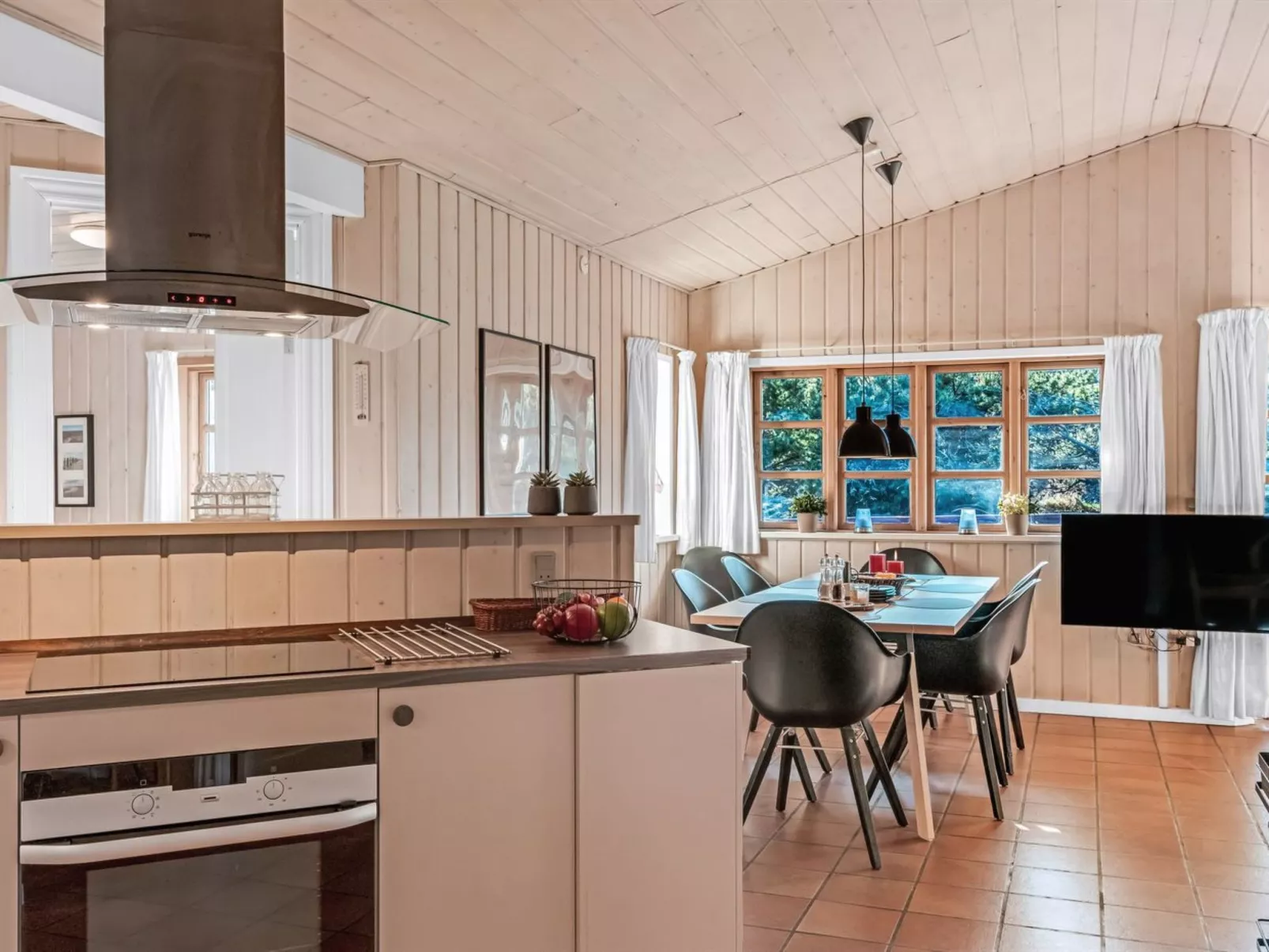 "Heralda" - 3.3km from the sea-Binnen