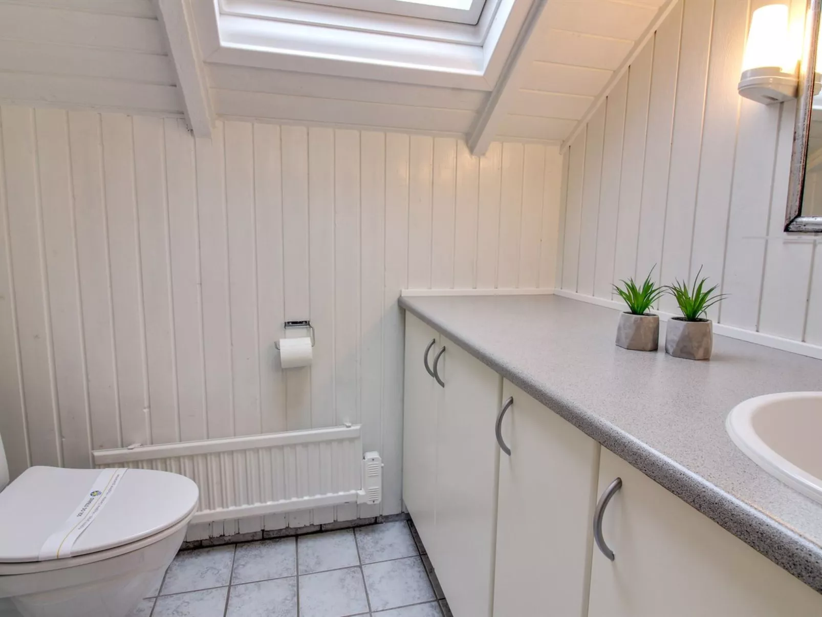 "Sebiorn" - 300m to the fjord-Binnen