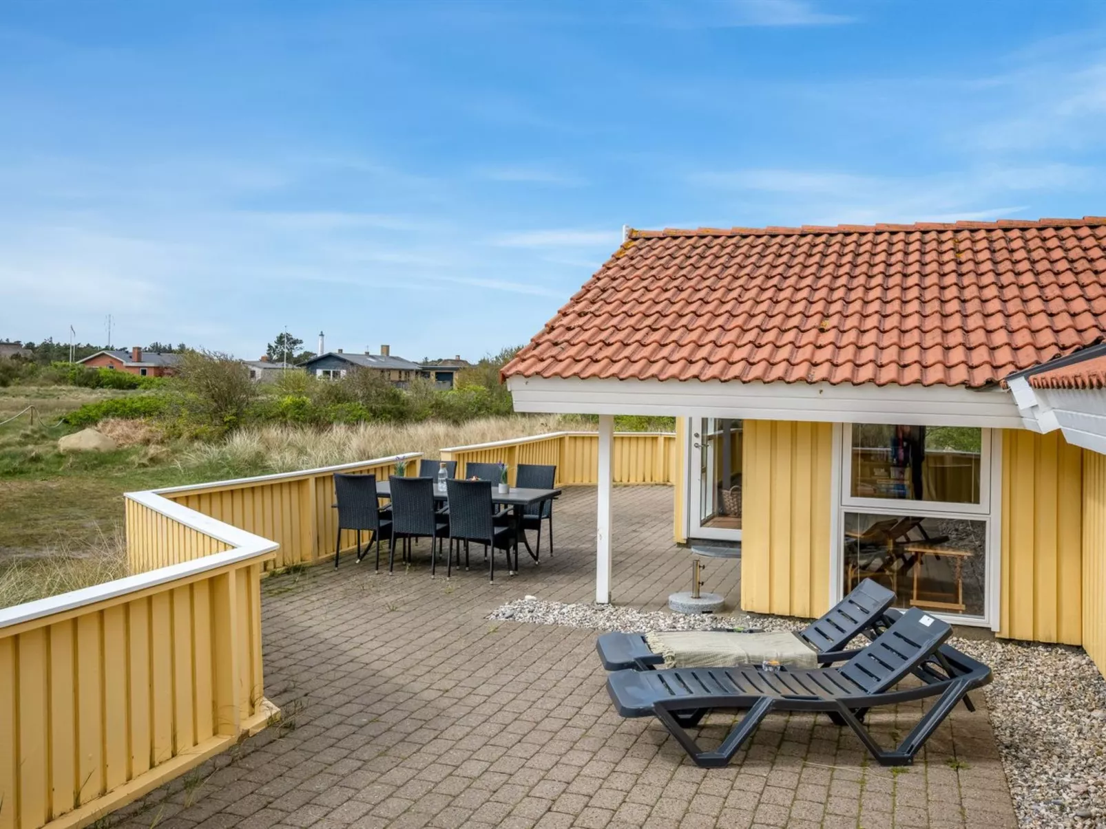 "Skev" - 200m to the fjord-Buiten