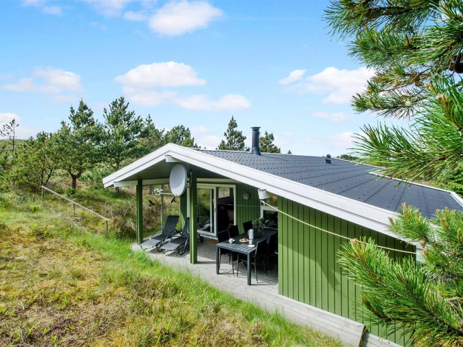 "Tjordis" - 600m to the fjord-Buiten