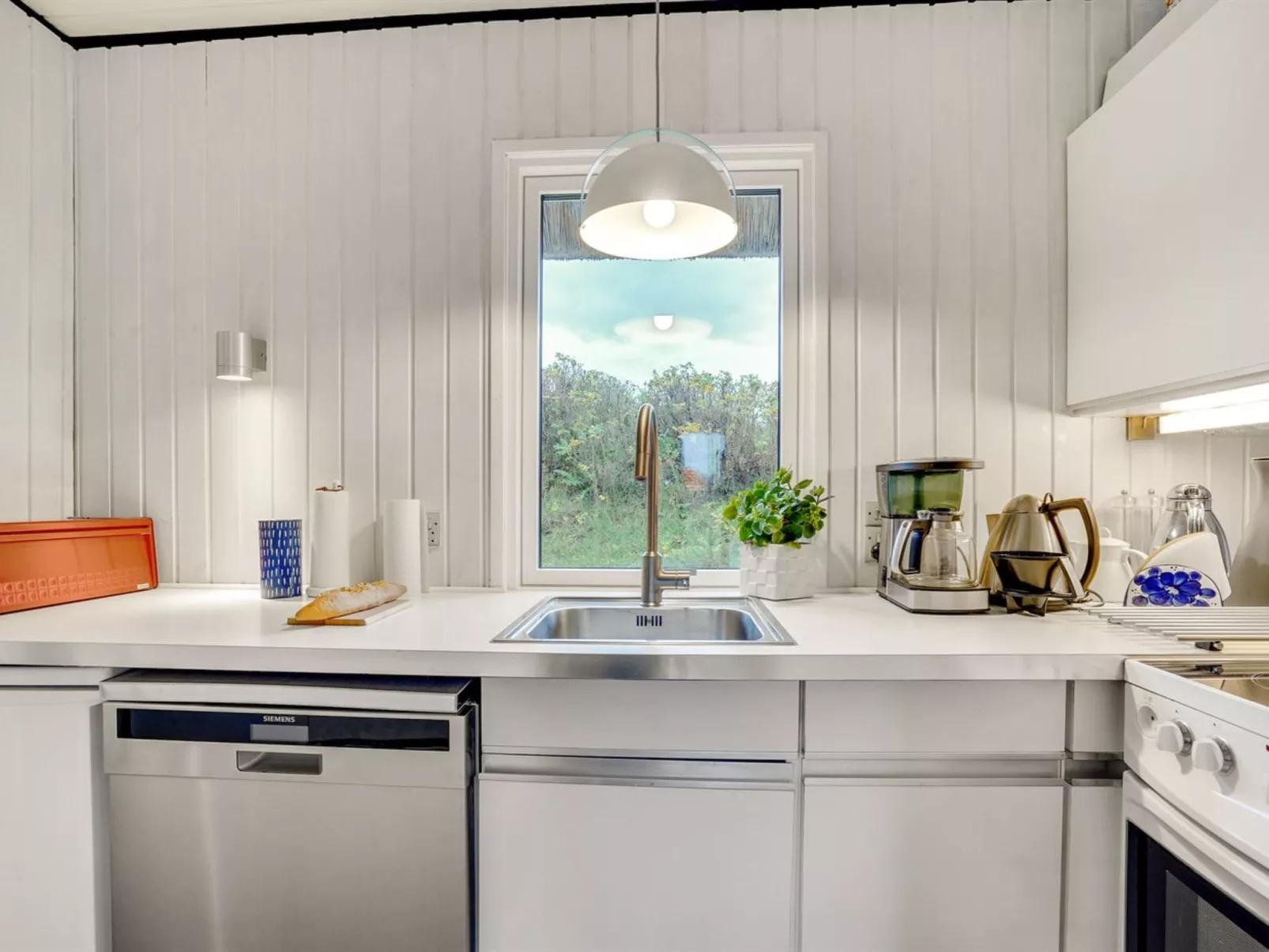 "Emiline" - 250m from the sea-Binnen