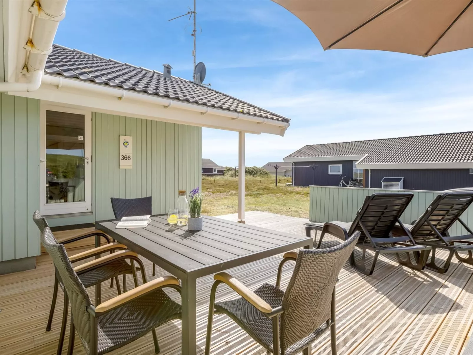 "Zaga" -  from the sea-Buiten