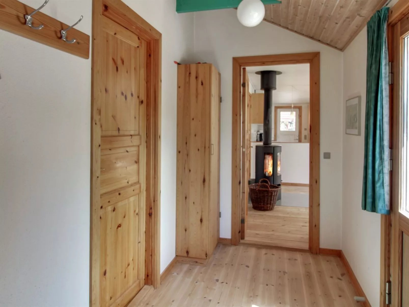 "Ahti" - 900m from the sea-Binnen