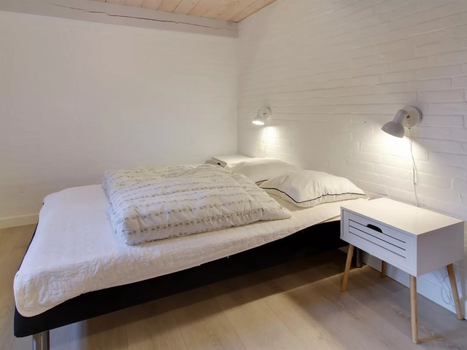 "Naili" - 3.1km from the sea-Binnen