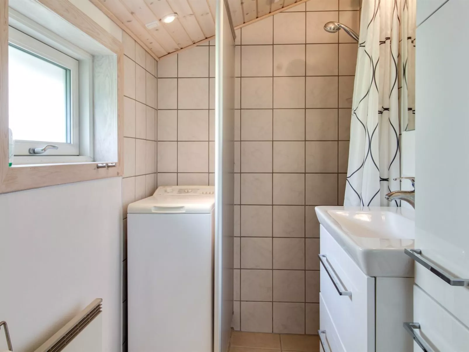 "Tuulikki" - 1.6km from the sea-Binnen