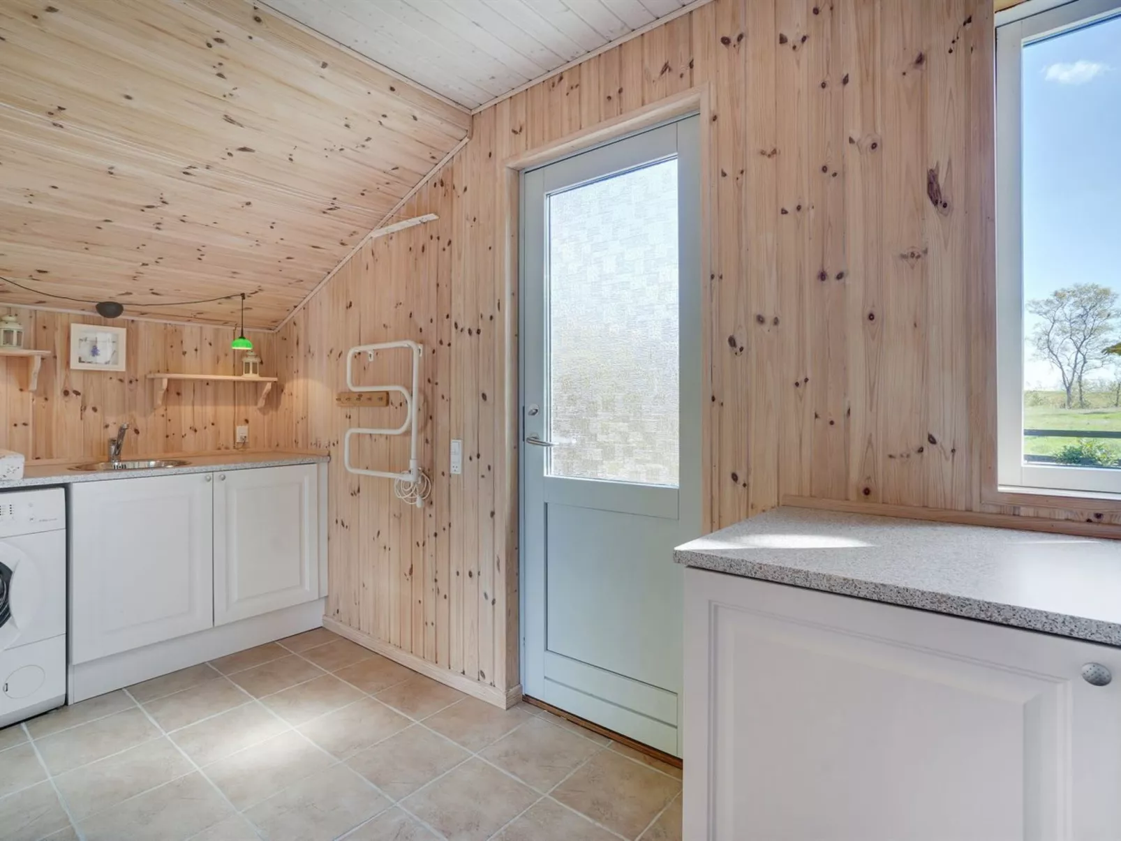 "Eweline" - 75m from the sea-Binnen