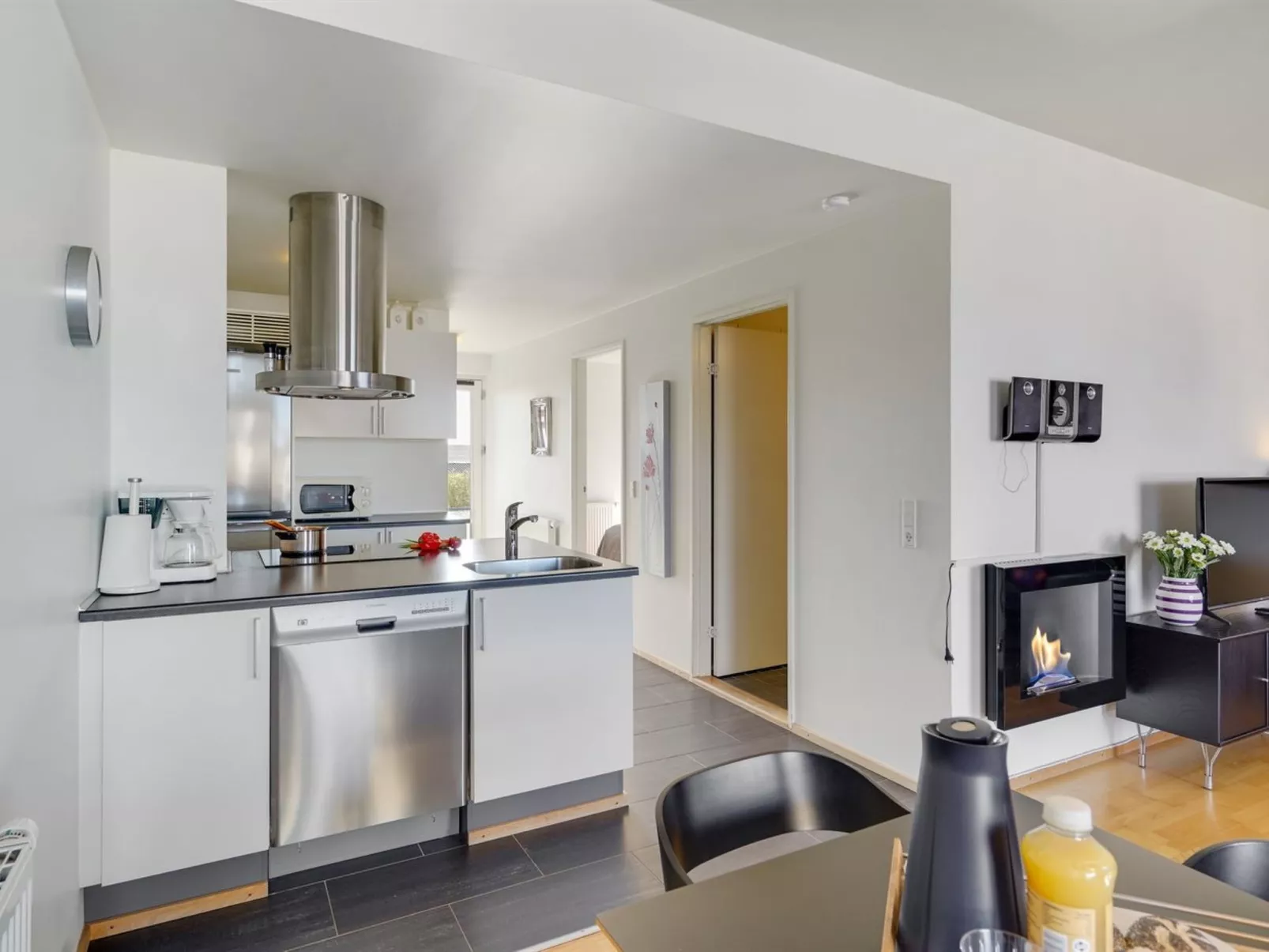 "Jurviis" - 100m from the sea-Binnen