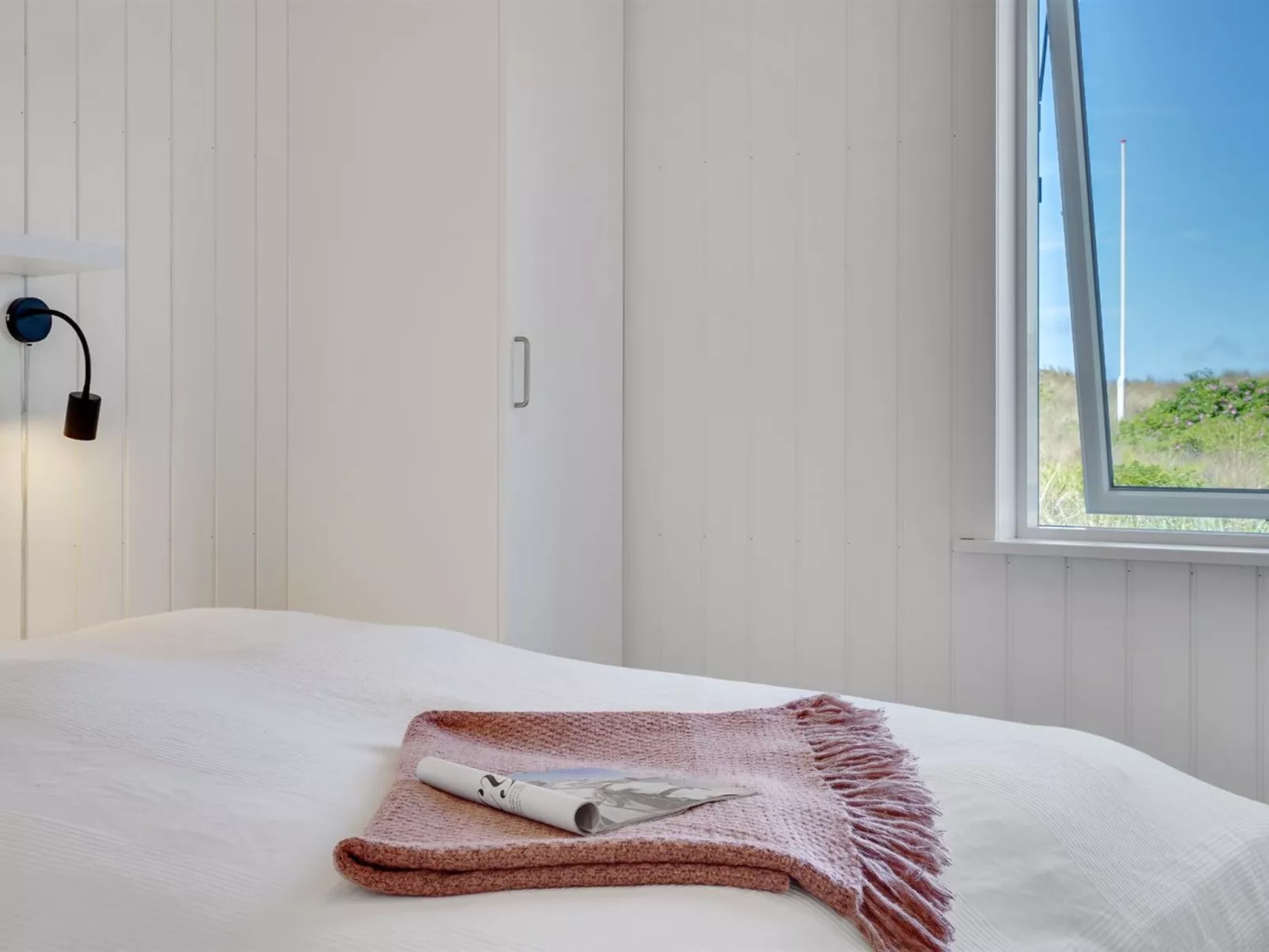 "Alvhild" -  from the sea-Binnen