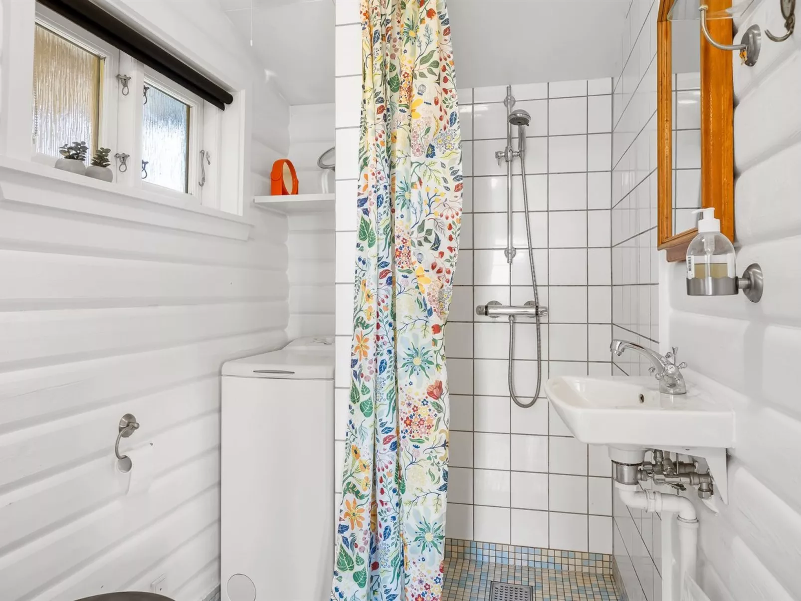 "Kristiarn" - 325m from the sea-Binnen