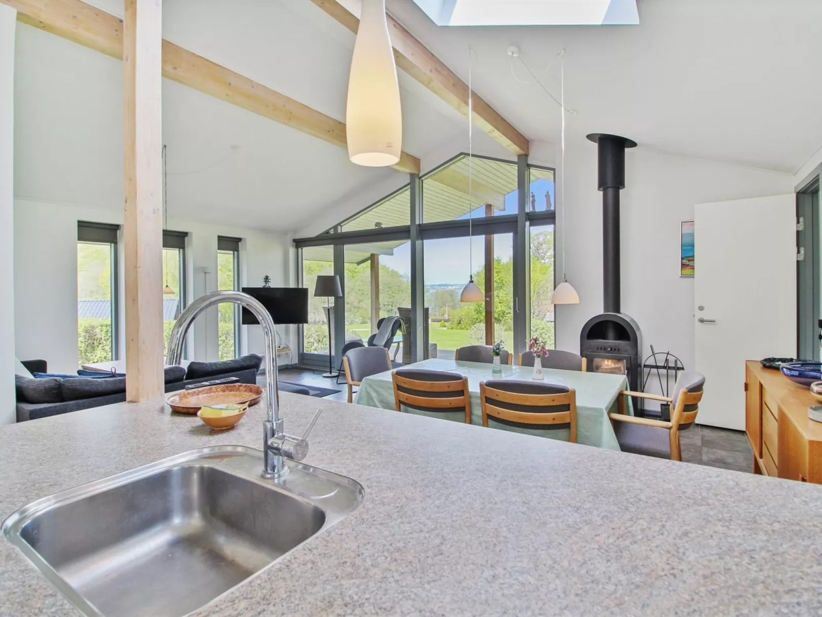 "Freding" - 250m to the fjord-Binnen