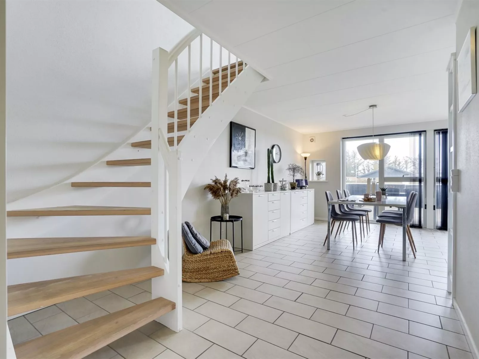 "Katharine" - 600m from the sea-Binnen