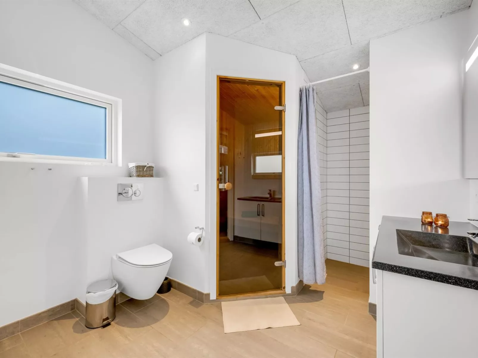 "Weike" - 950m to the fjord-Binnen