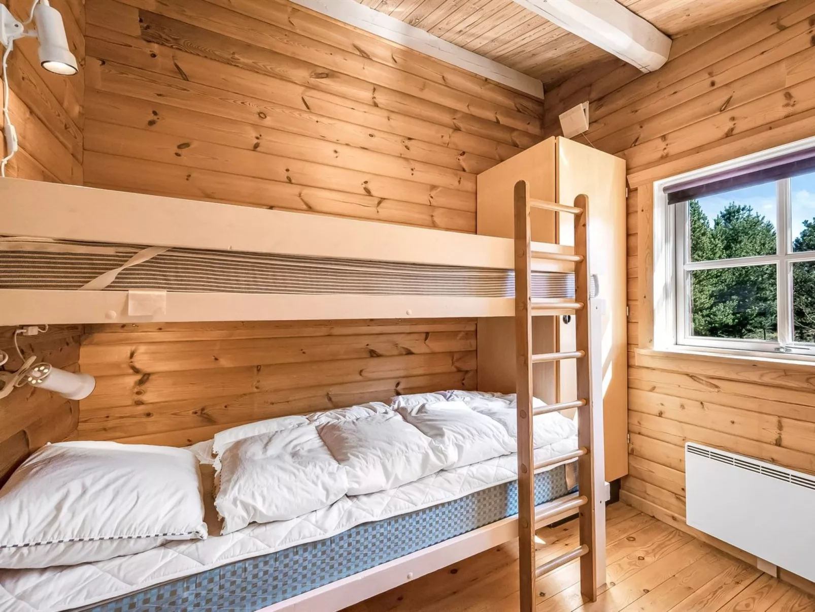 "Yaris" - 800m to the fjord-Binnen