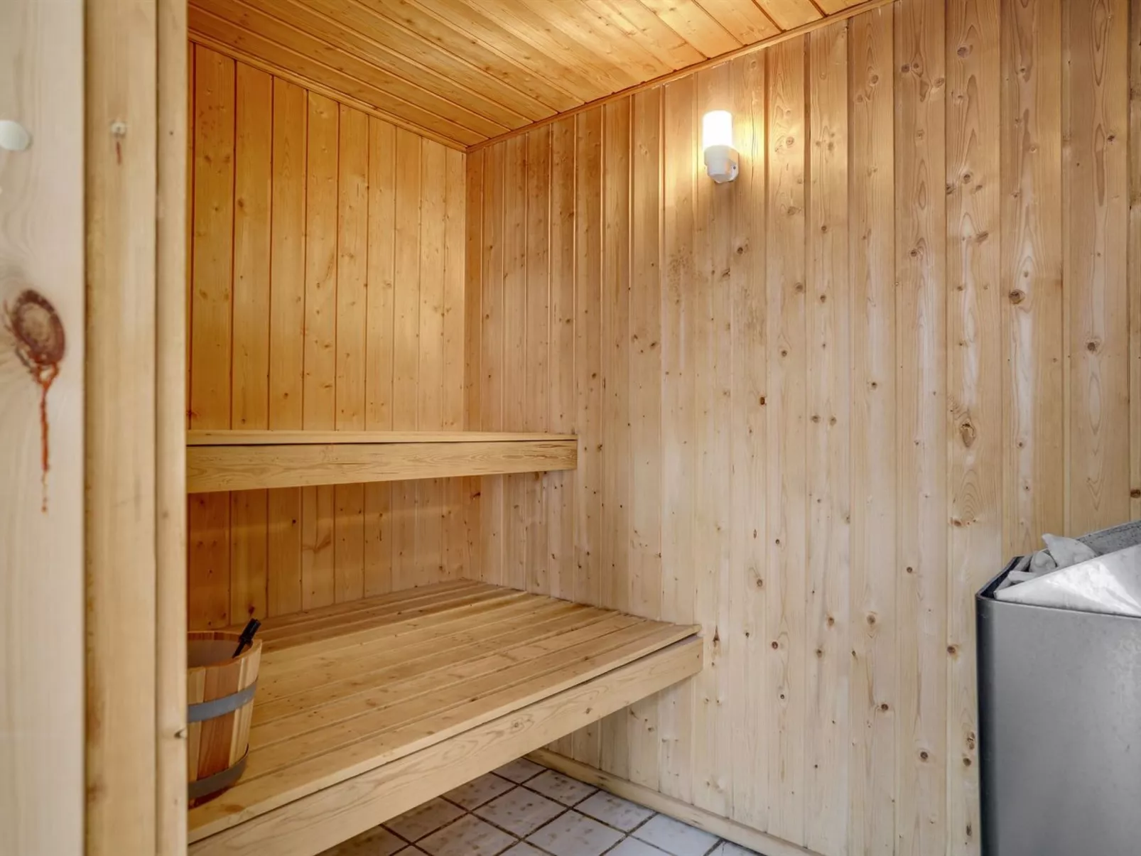 "Bertel" - 50m from the sea-Binnen