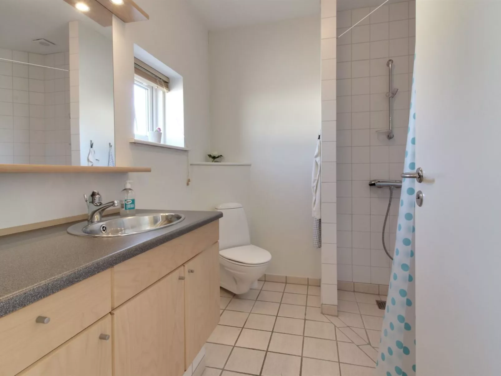 "Ena" - 75m from the sea-Binnen