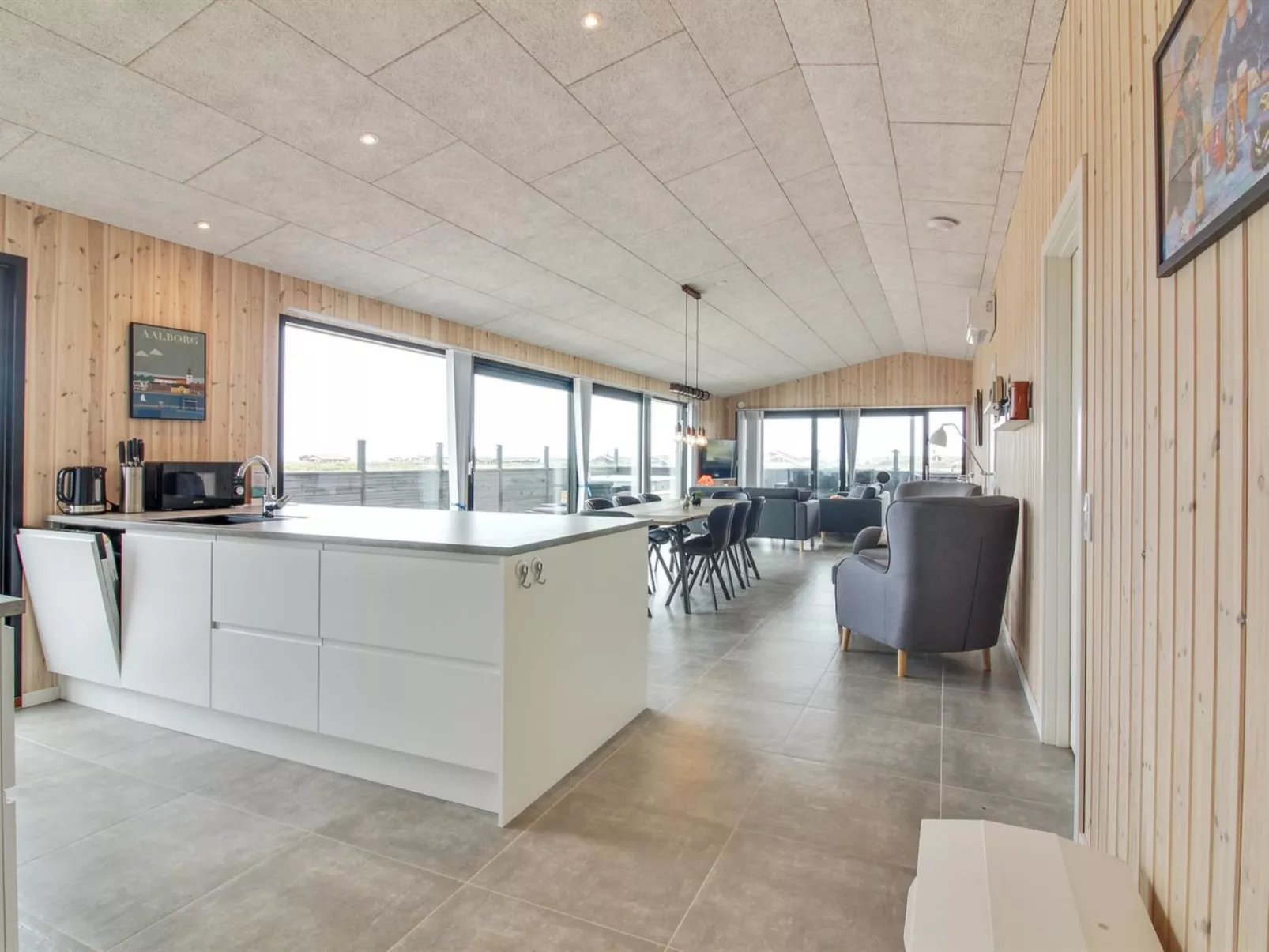 "Heilo" - 300m from the sea-Binnen