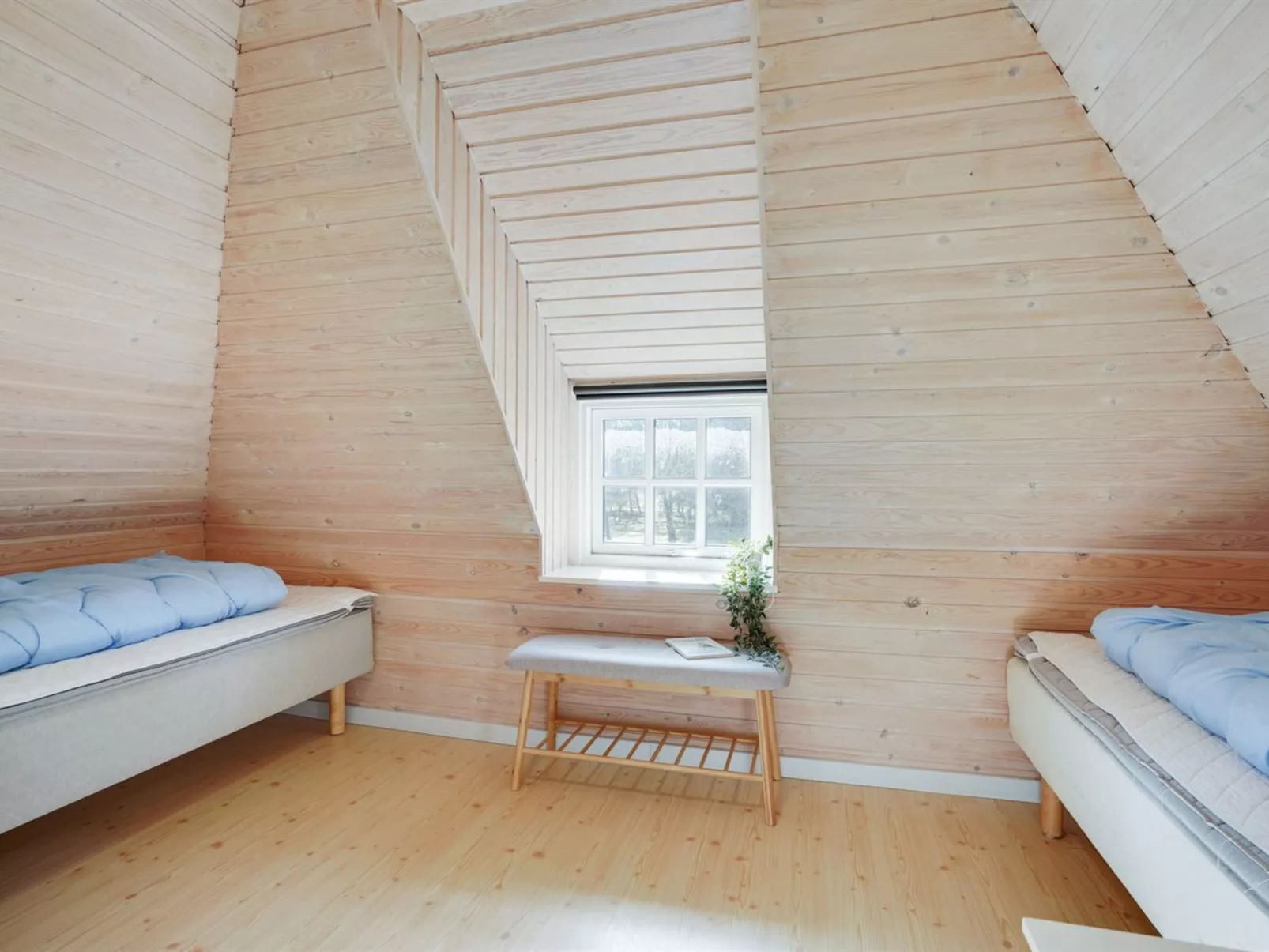 "Gertrudis" - 2km to the fjord-Binnen