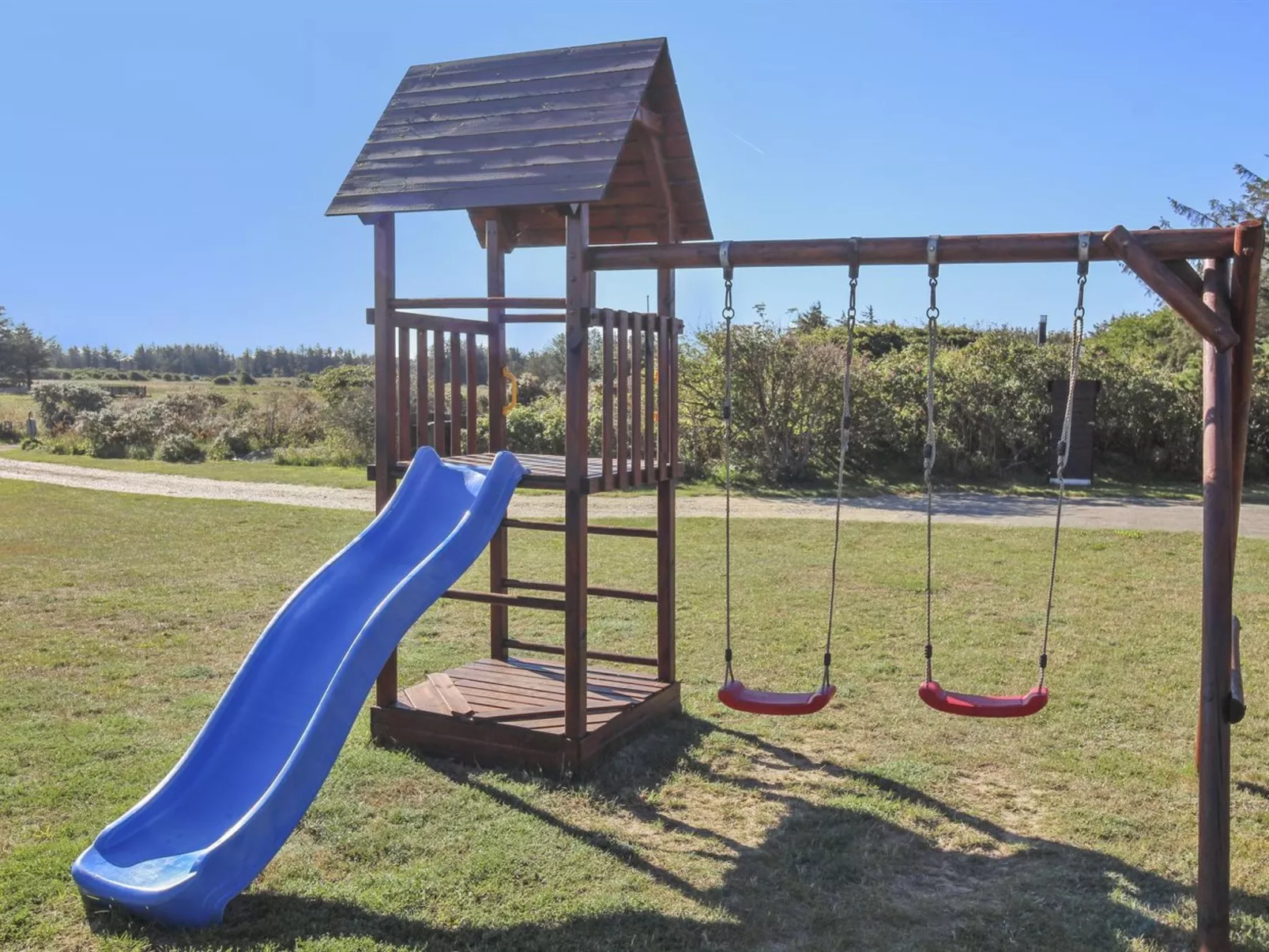 "Lothen" - 500m from the sea-Buiten