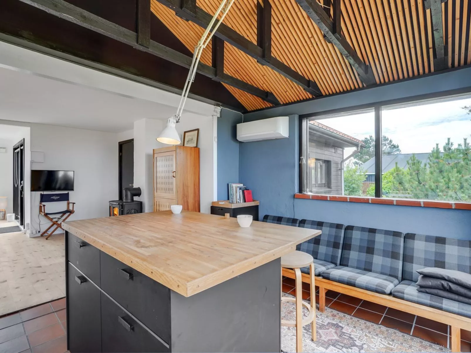 "Lok" - 90m to the fjord-Binnen