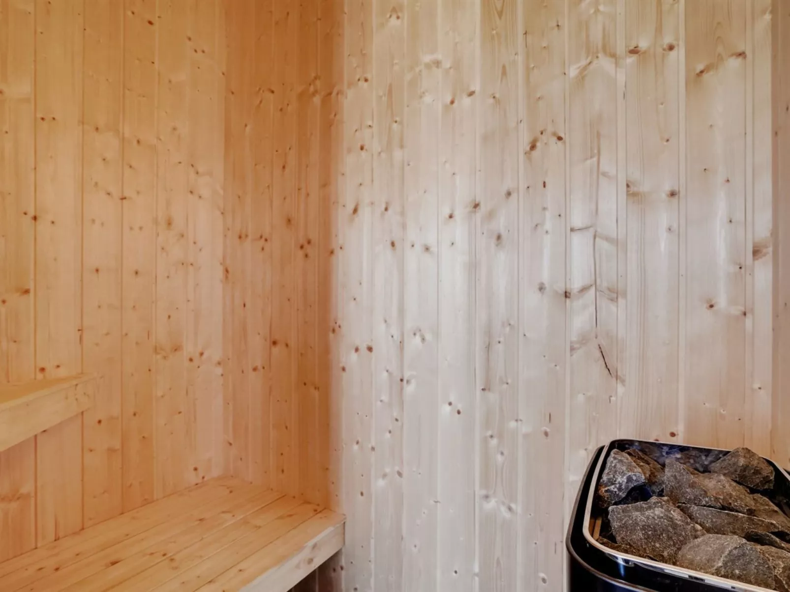 "Gyrial" - 950m from the sea-Binnen