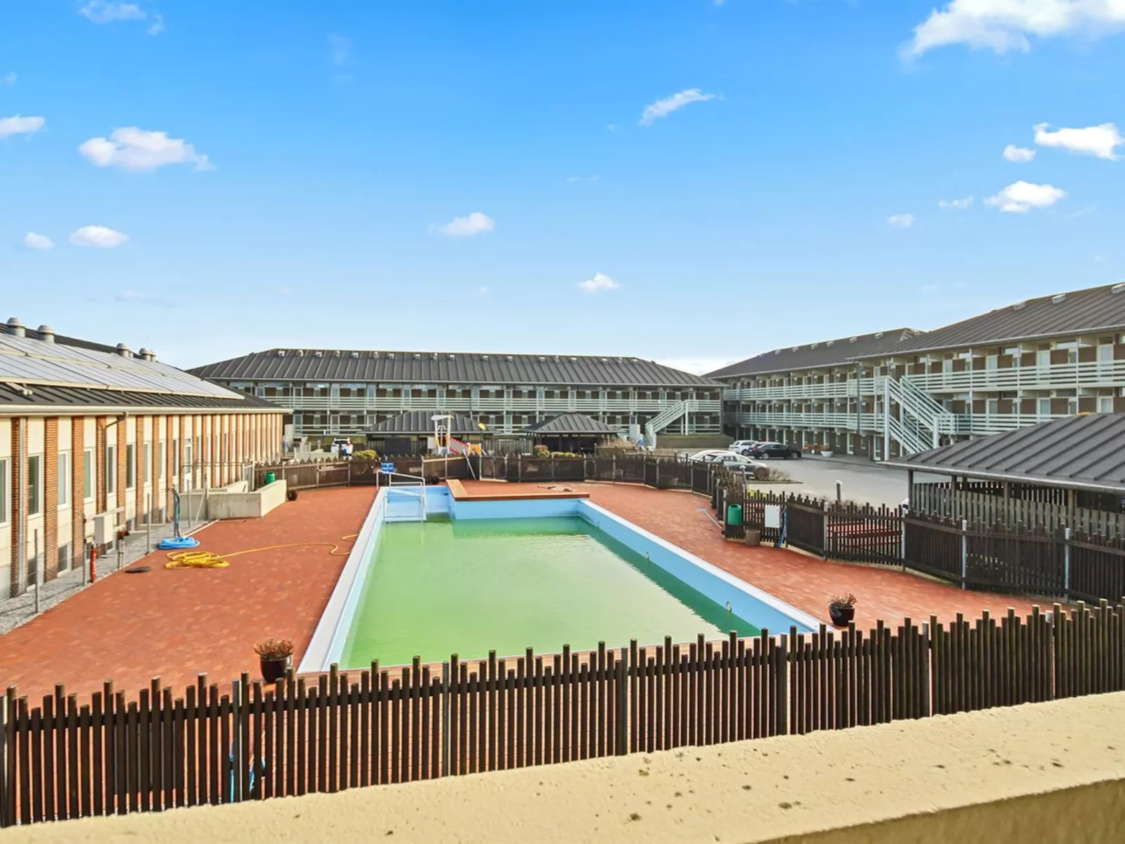 "Britt" - 100m from the sea-Buiten