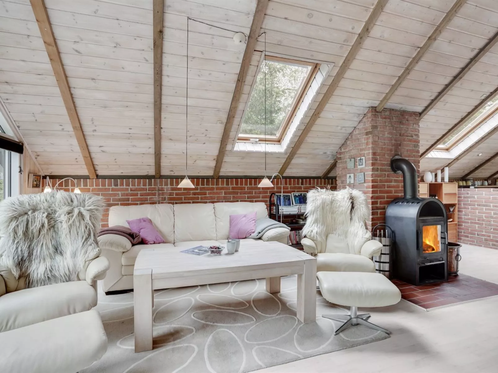 "Yonna" - 400m from the sea-Binnen