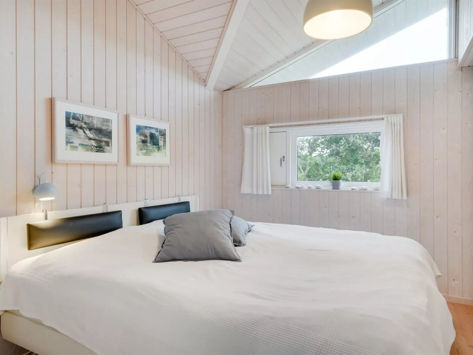 "Pascal" - 25m from the sea-Binnen