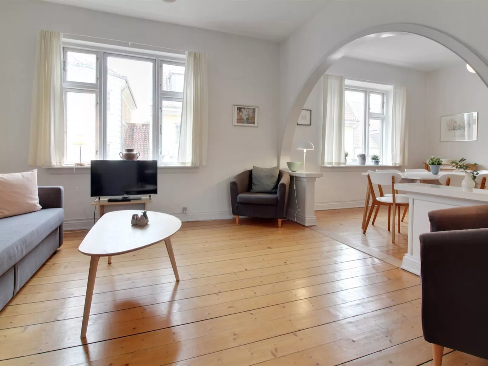 "Gyrth" - 250m from the sea-Binnen