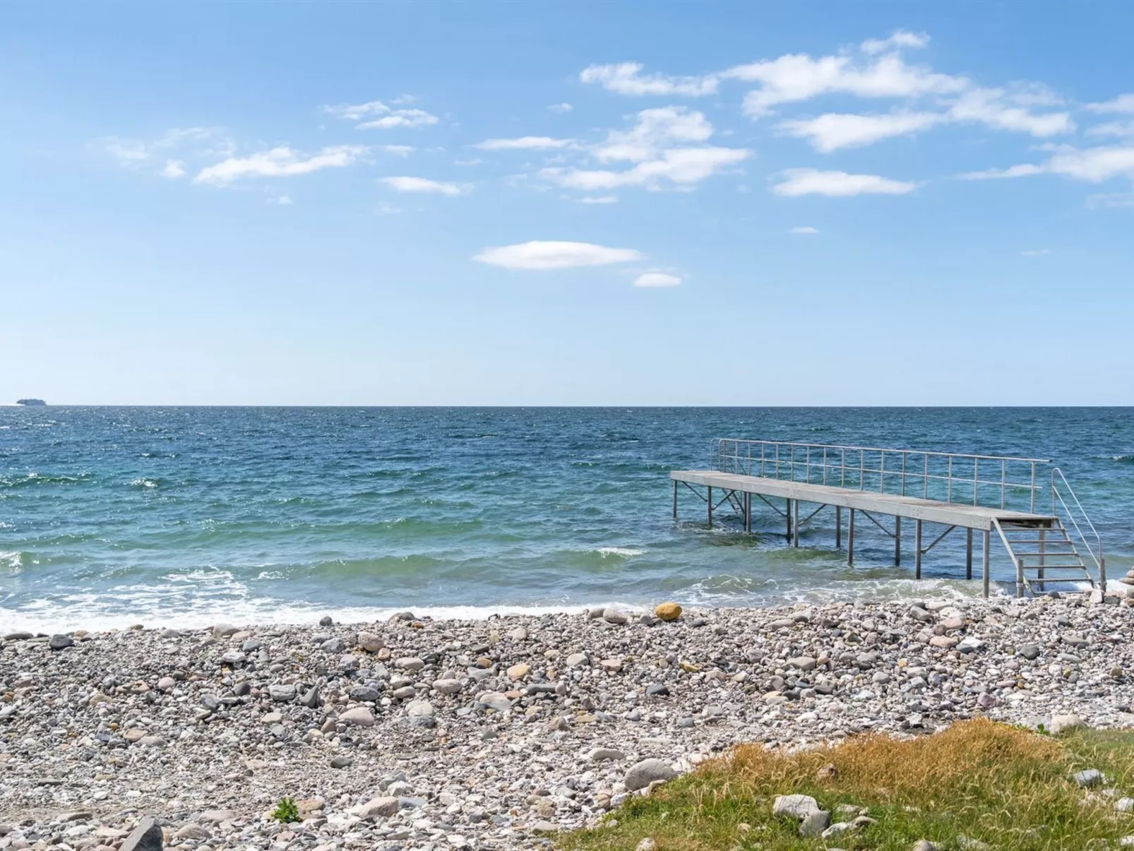 "Henrik" - 100m from the sea-Buiten