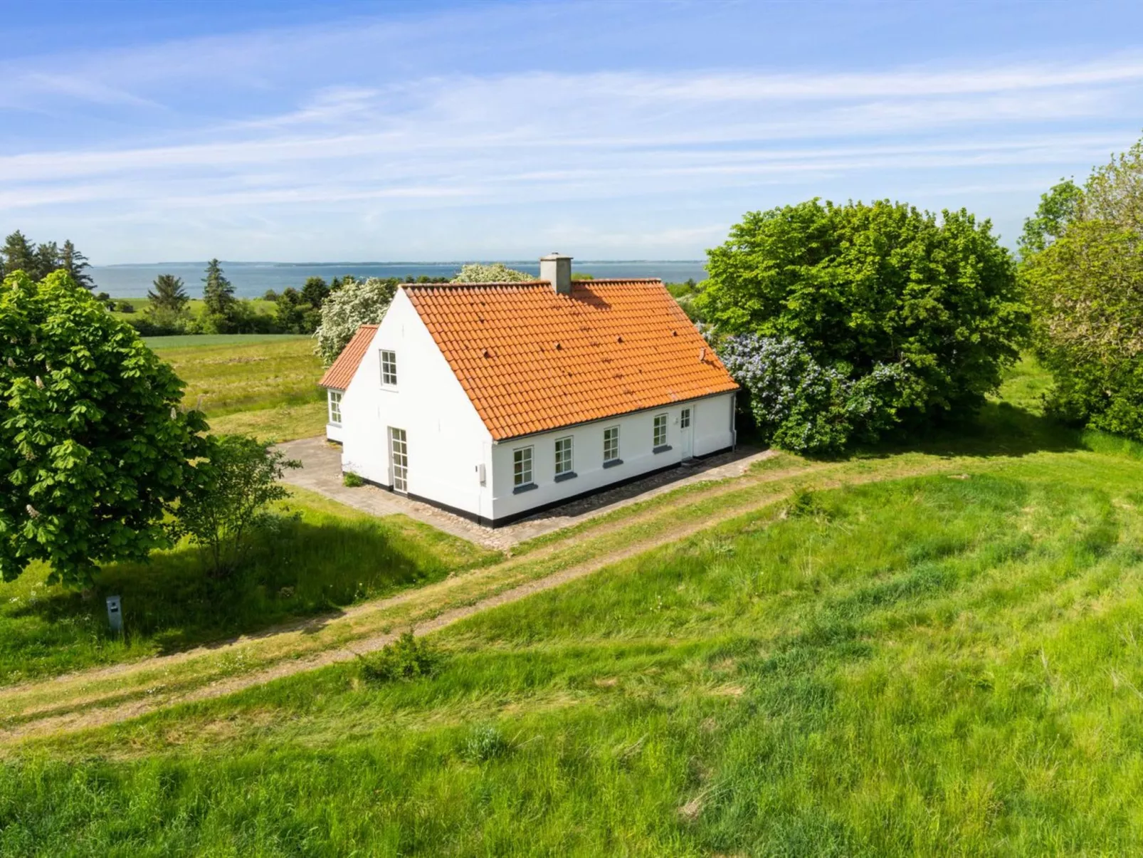 "Althea" - 750m to the fjord-Buiten