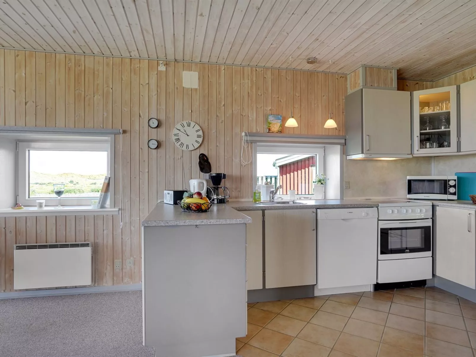 "Helfrida" - 350m from the sea-Binnen