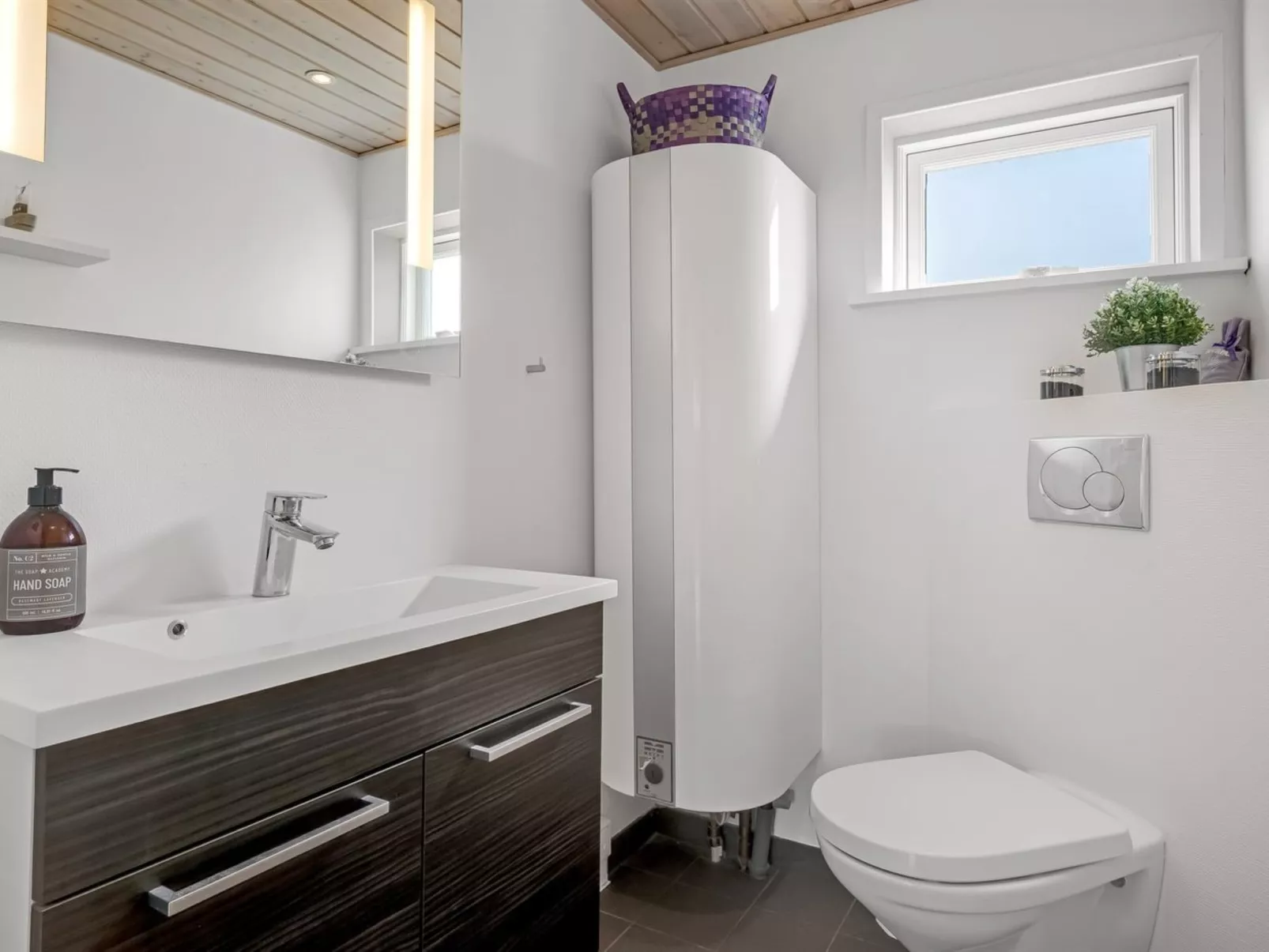 "Tedora" - 300m from the sea-Binnen