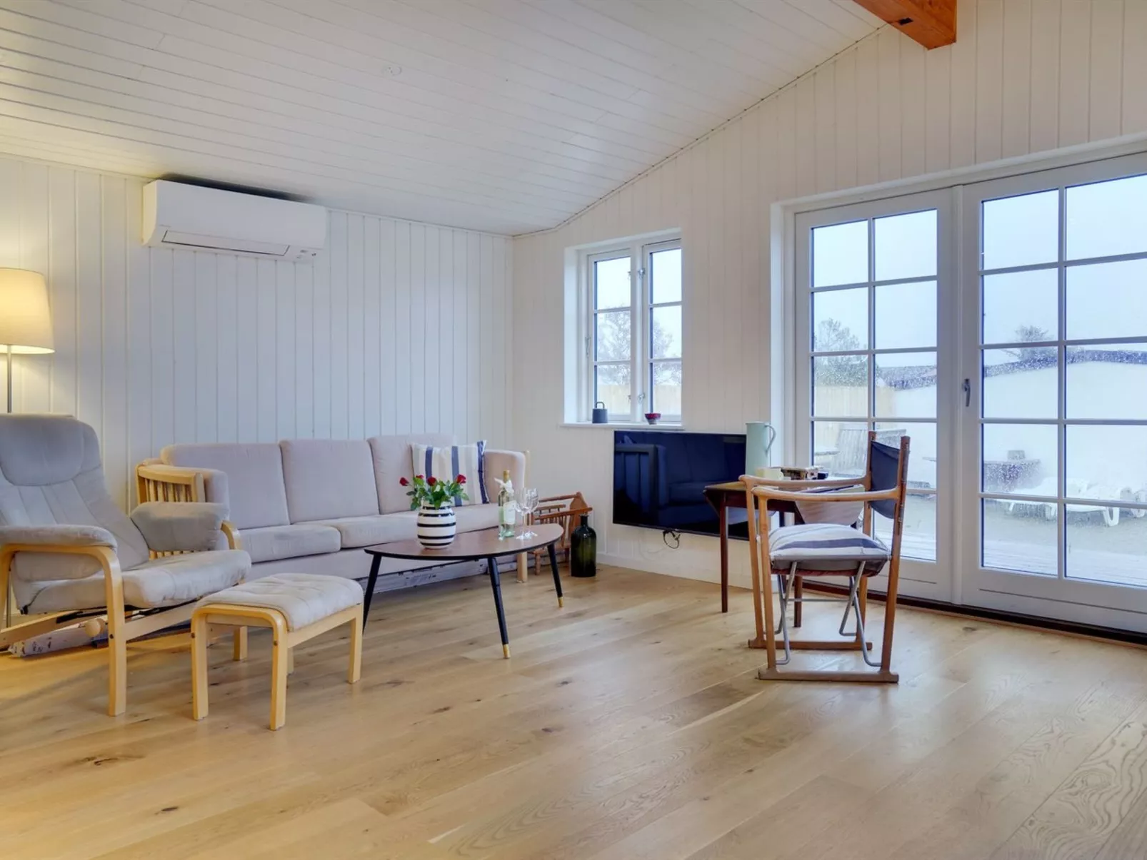 "Sofine" - 250m from the sea-Binnen