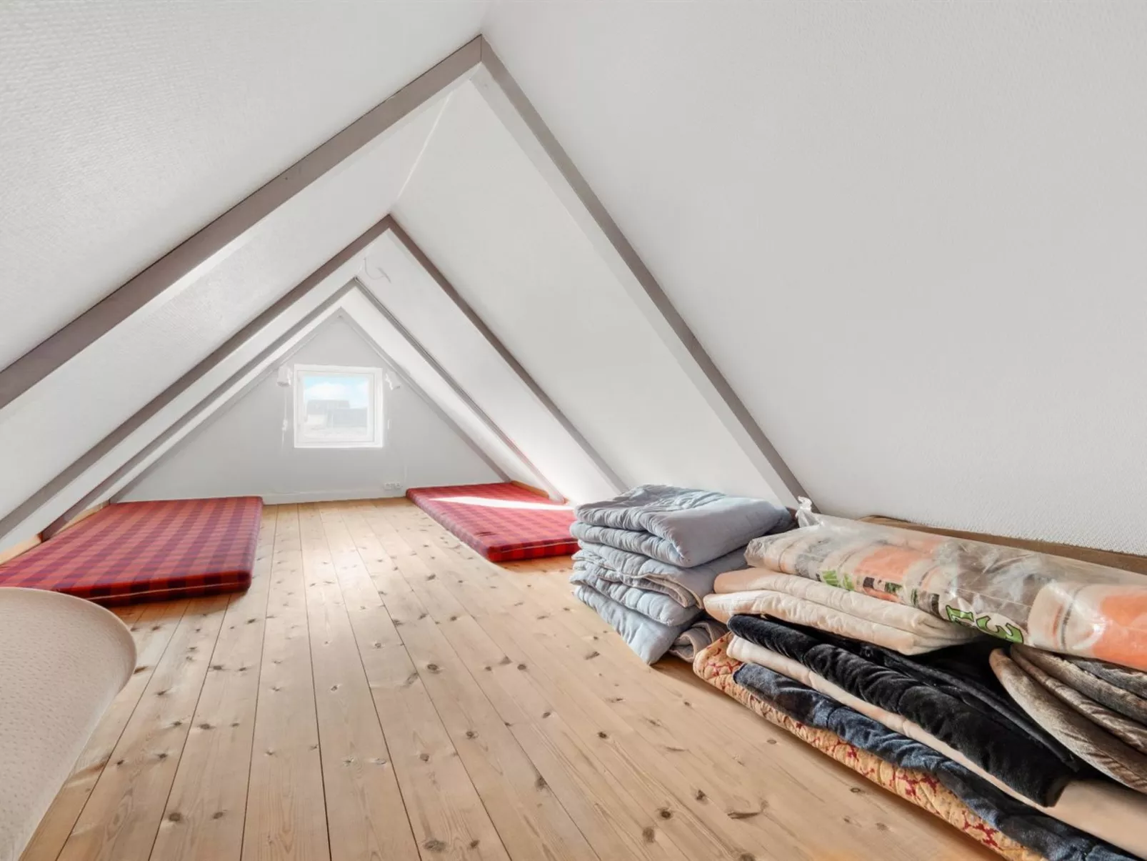 "Ebba" - 25m from the sea-Binnen